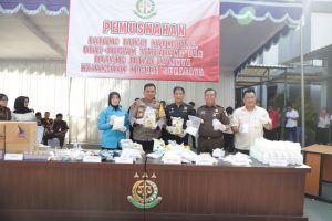 Kejari Surabaya Musnahkan Sabu dan Ribuan Pil Double L