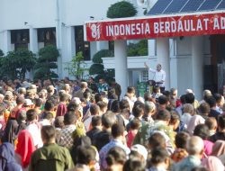 Wali Kota Eri Kumpulkan Seluruh Jajaran Pemkot Surabaya, Minta Tuntaskan Aduan War